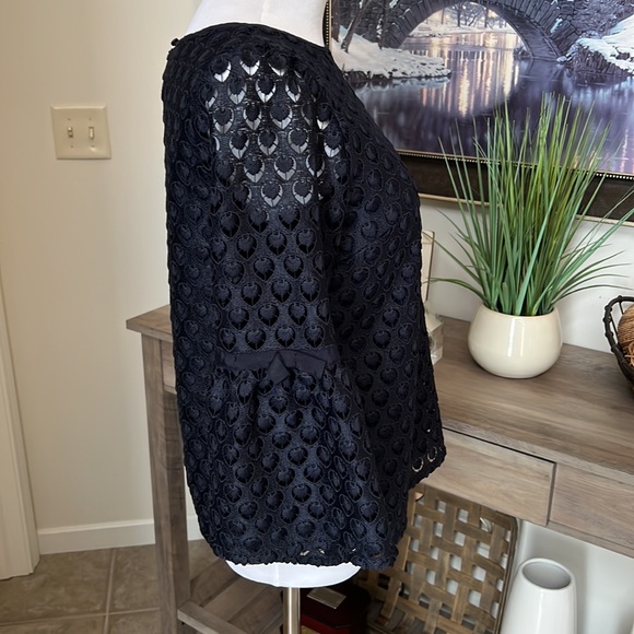 ❤️RSVP by TALBOTS❤️ Stunning Navy Lace Top - Picture 4 of 8